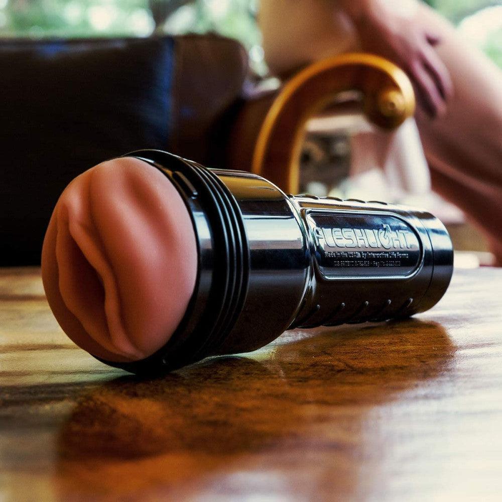 Fleshlight Original Pink Lady Destroya Vagina Masturbator