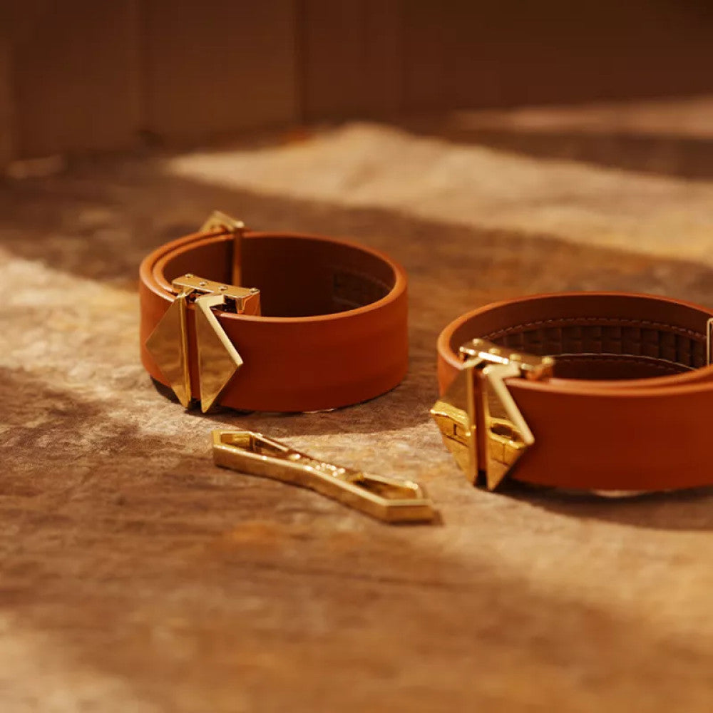 Luxury Leather BDSM Lockink Wrist Restraints
