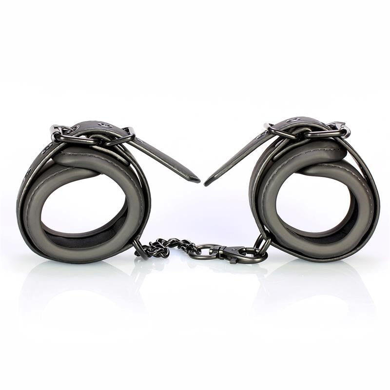 Luxurious BDSM Handcuffs Blaze Black