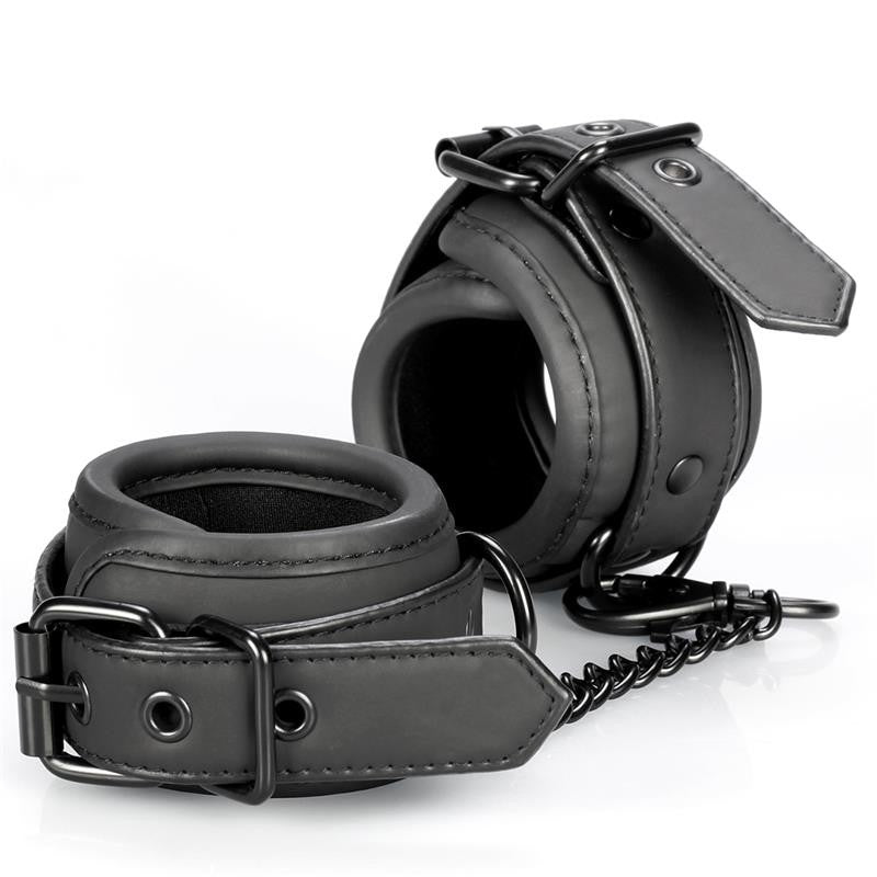 Luxurious BDSM Handcuffs Blaze Black