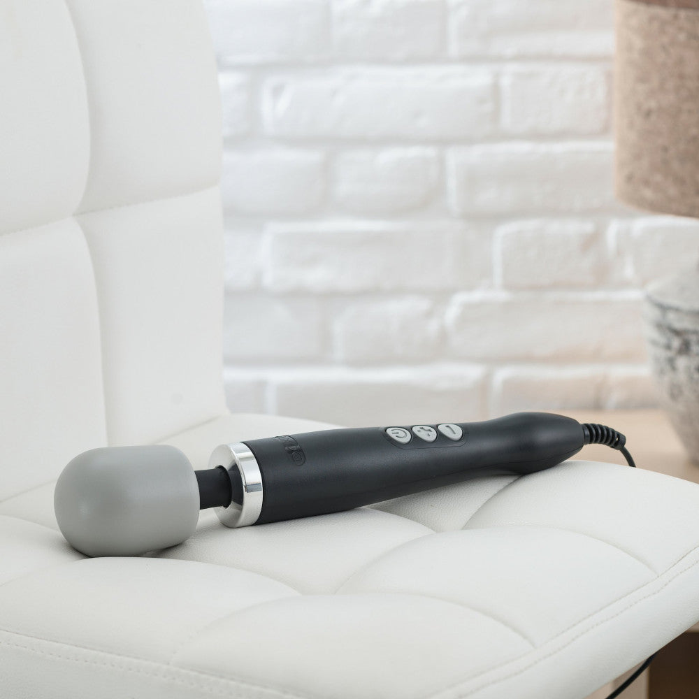 Mega powerful massager Doxy Wand black