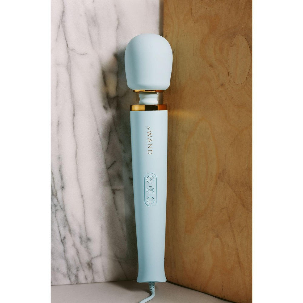 Powerful massager Le Wand Plug In for contact blue