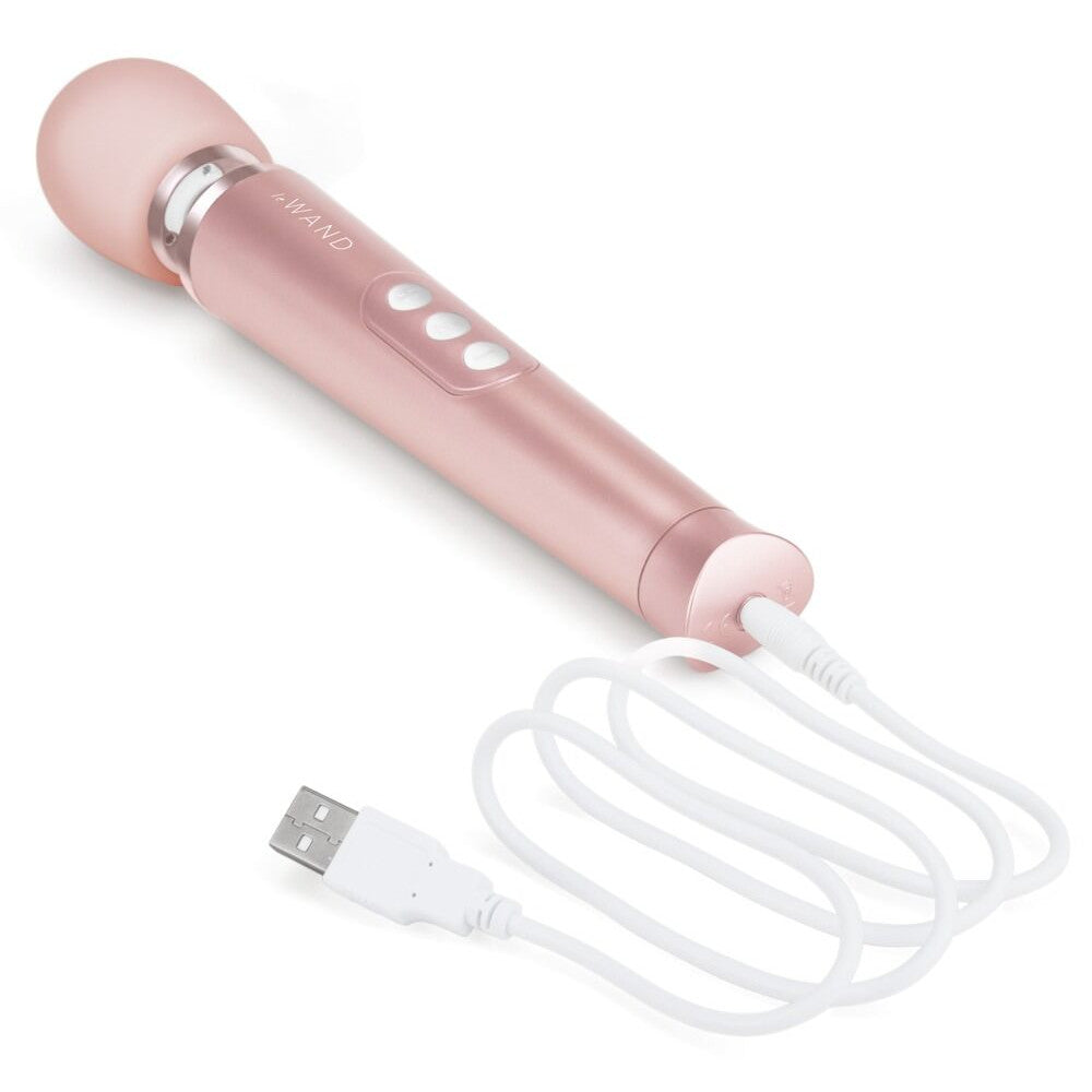 Rechargeable powerful massager Le Wand pearl pink