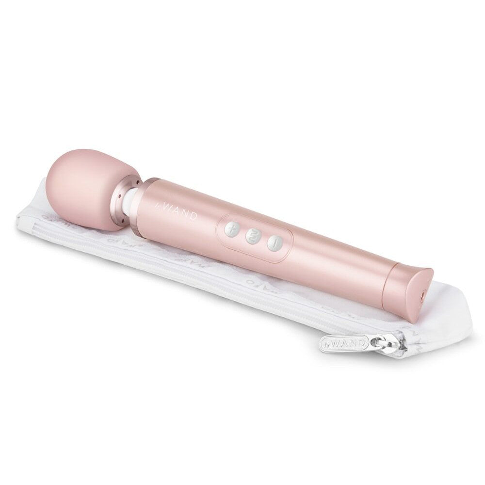 Rechargeable powerful massager Le Wand pearl pink